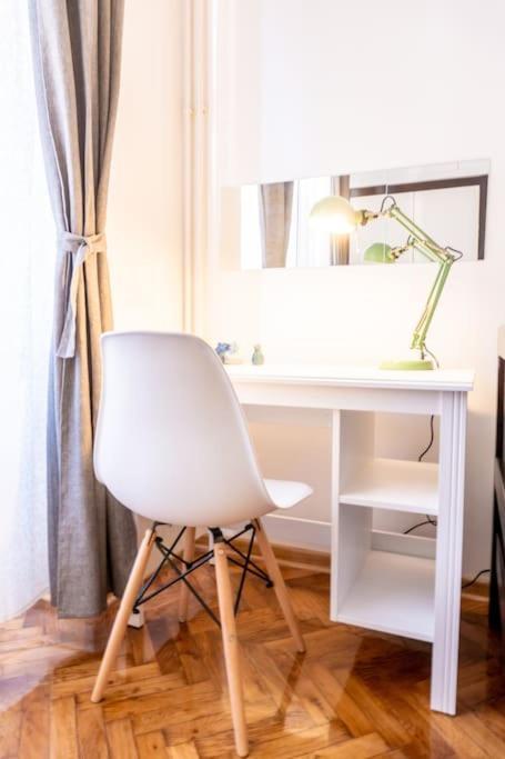 Central And Comfy 2Bdr Apartment Near Parliament Beograd Ngoại thất bức ảnh