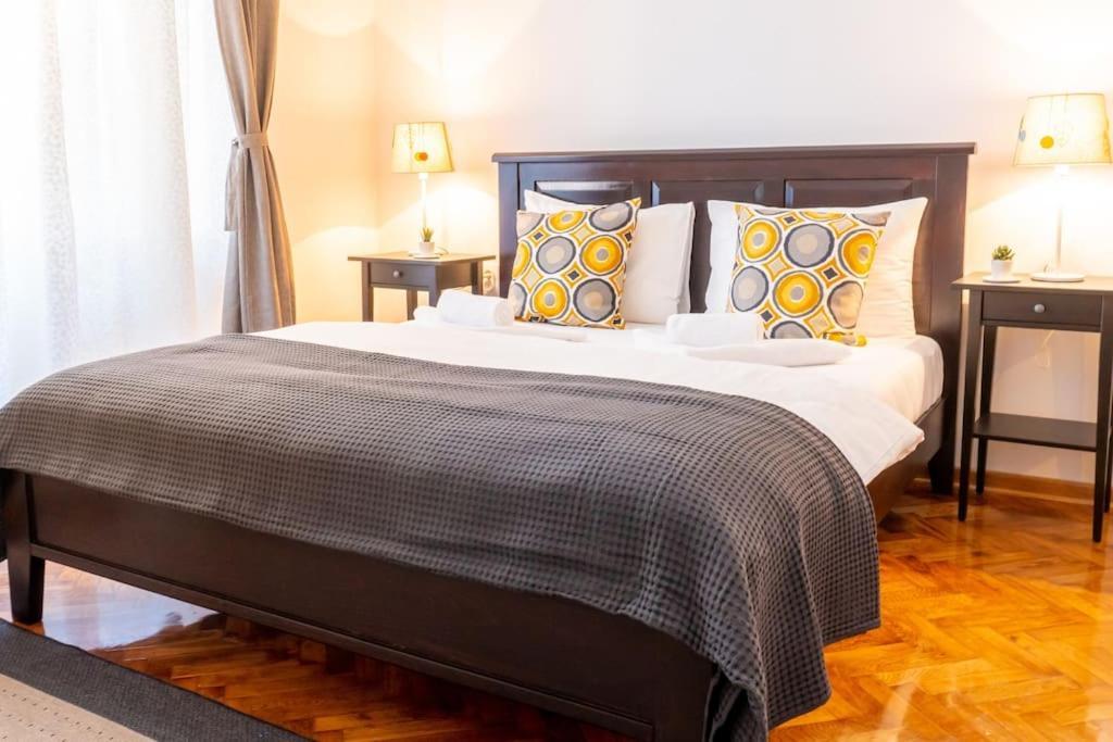 Central And Comfy 2Bdr Apartment Near Parliament Beograd Ngoại thất bức ảnh